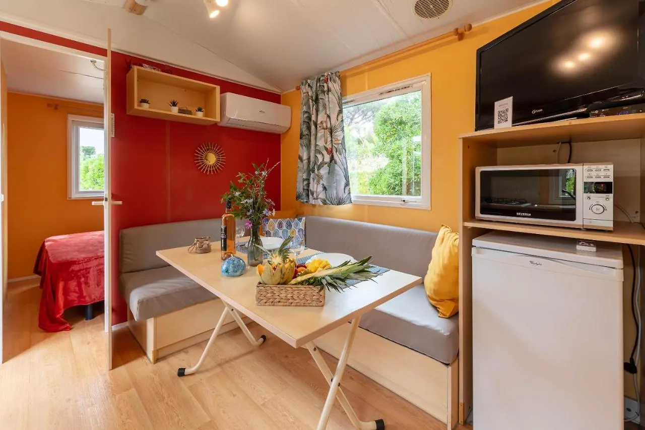 L'Estrellus, Mobil-Home Climatise Au Coeur Du Vignoble A Quelques Metres De La Mer Hyères 0*,